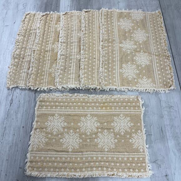 Set Of Six Cream Gold Snowflake Table Decor Holiday Winter Placemats - Picture 1 of 8